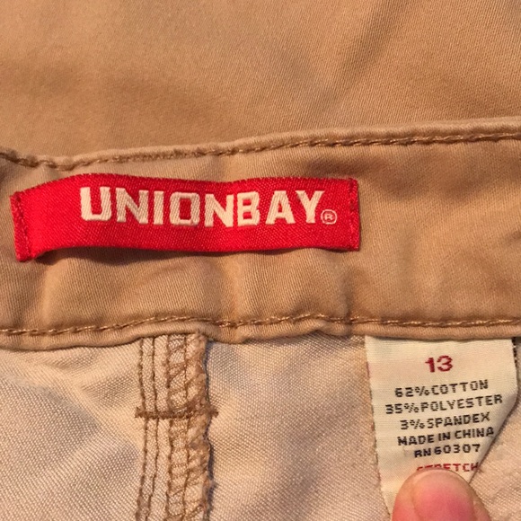 Unionbay size 13 khaki capris skinny - Picture 3 of 3